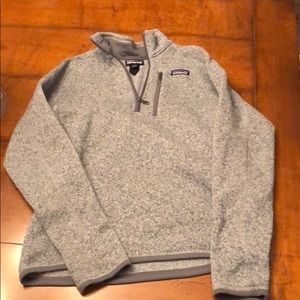 Men’s Patagonia pull over with front half zip
